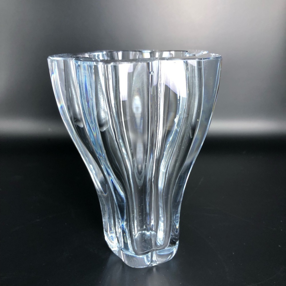 Vintage Strombergshyttan 5” Clover Shaped Vase (signed). Crystal Orrefors